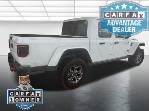 Used 2025 Jeep Gladiator Mojave AWD/4WD image 2