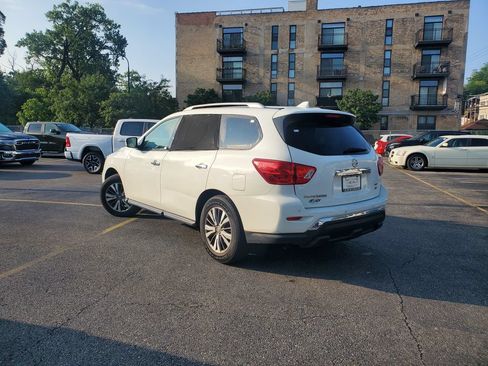 Used 2019 Nissan Pathfinder SV AWD/4WD image 5