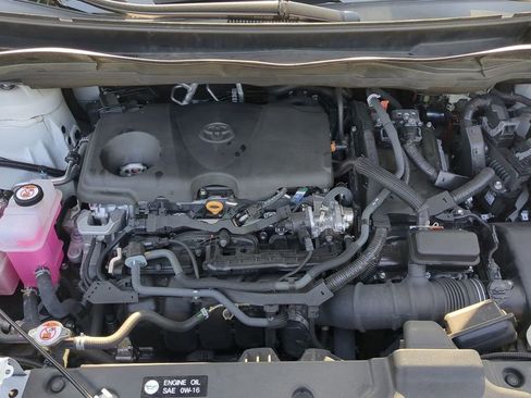 Used 2024 Toyota Sienna XSE FWD image 32