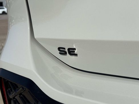 New 2026 Volkswagen Tiguan SE R-Line image 5