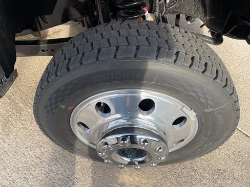 New 2026 Ford F450 XLT w/ XLT Premium Package image 18