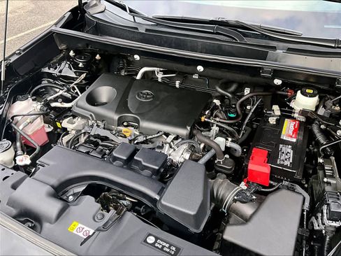 Used 2022 Toyota RAV4 LE image 35
