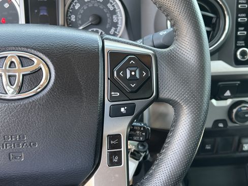 Used 2021 Toyota Tacoma SR5 RWD image 14