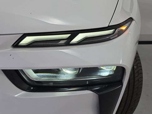 Used 2024 BMW X7 xDrive40i w/ M Sport Package image 32