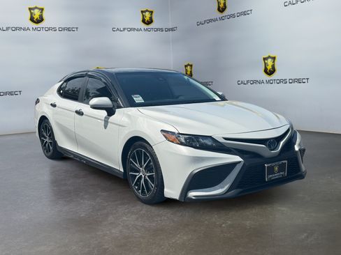 Used 2022 Toyota Camry SE FWD image 7