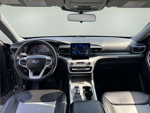 Used 2023 Ford Explorer XLT w/ Equipment Group 202A image 12