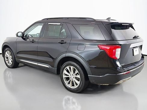 Used 2024 Ford Explorer XLT w/ Equipment Group 202A AWD/4WD image 9
