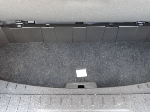 Used 2011 Chevrolet Traverse LT w/ Personal Connectivity Package FWD image 18