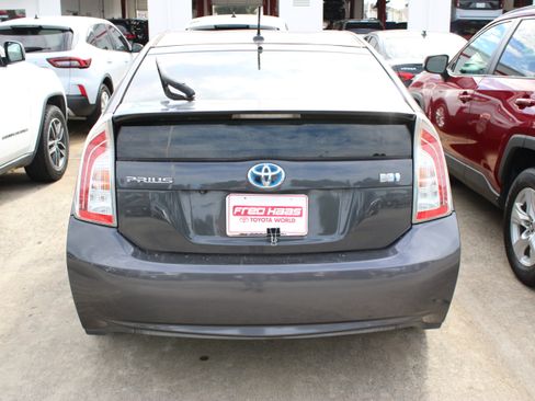 Used 2015 Toyota Prius Four FWD image 8