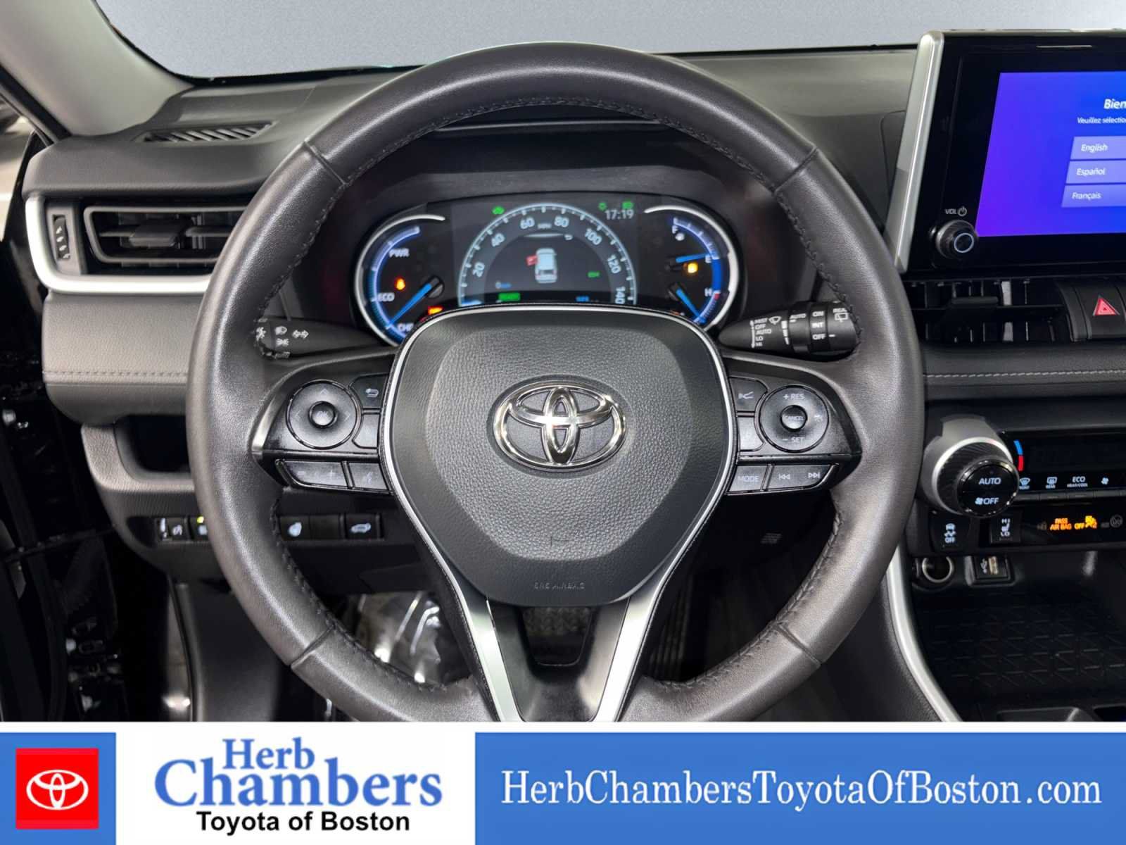 Used 2025 Toyota RAV4 XLE w/ Convenience Package AWD/4WD image 18
