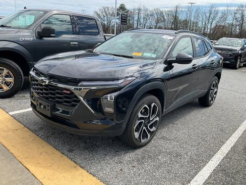 Used 2024 Chevrolet Trax RS w/ Driver Confidence Package image 3