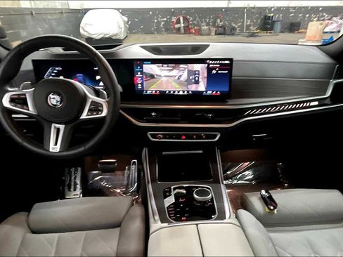 Used 2025 BMW X5 M60i w/ Climate Comfort Package image 18