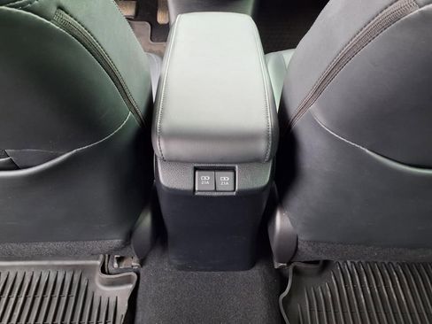 Used 2022 Toyota Prius XLE image 7