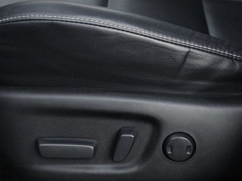 Used 2017 Toyota RAV4 Limited image 23