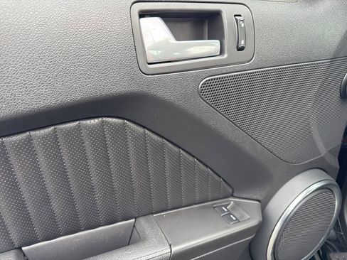 Used 2011 Ford Mustang Shelby GT500 w/ SVT Performance Pkg image 23