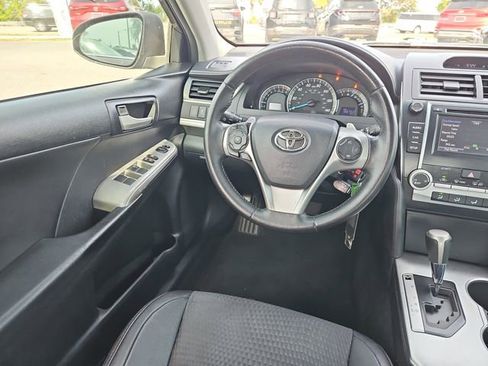 Used 2014 Toyota Camry SE FWD image 9