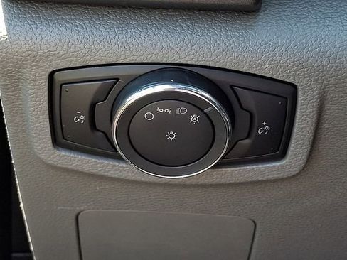 Used 2018 Ford F550 2WD Regular Cab Super Duty image 18
