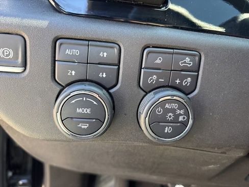 Used 2024 Chevrolet Silverado 2500 High Country w/ High Country Premium Package AWD/4WD image 31