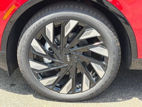 New 2026 Lincoln Nautilus Reserve AWD/4WD image 12