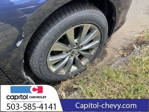 Used 2015 Toyota Camry XLE FWD image 13
