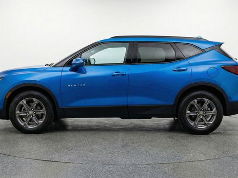 Used 2025 Chevrolet Blazer LT image 5