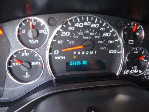 Used 2023 GMC Savana 2500 w/ Driver Convenience Package image 5