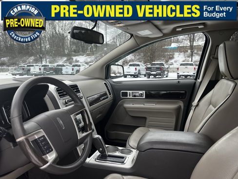 Used 2009 Lincoln MKX AWD image 17