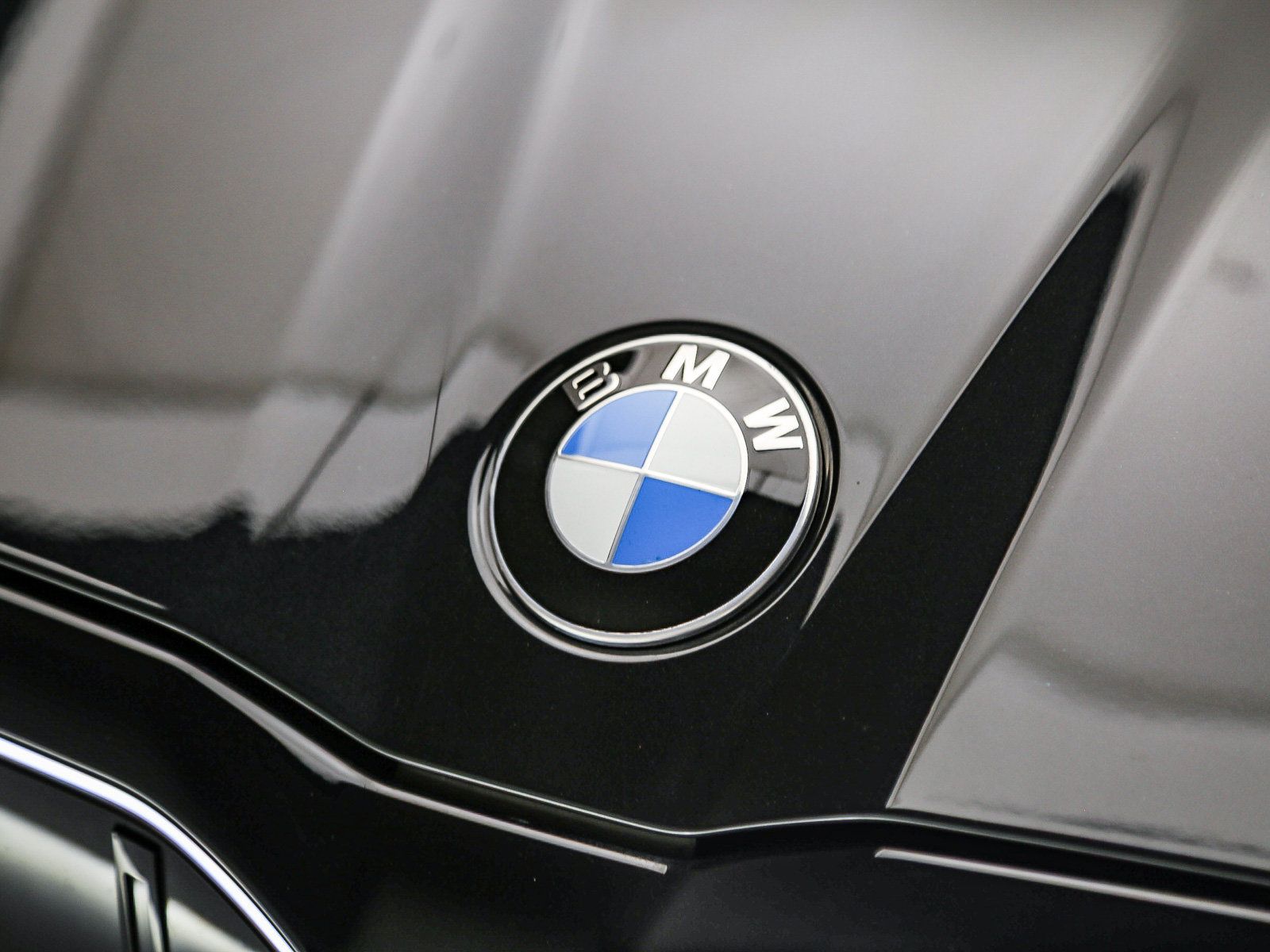 Used 2026 BMW 530i w/ M Sport Package RWD image 9