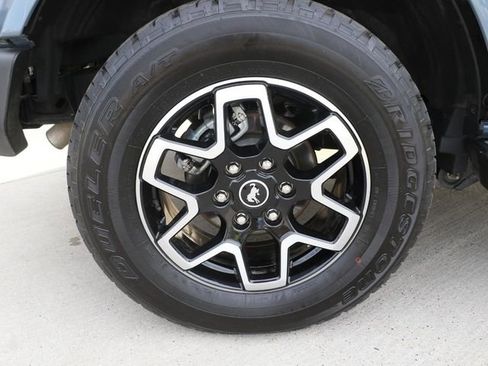 Used 2025 Ford Bronco Outer Banks AWD/4WD image 8