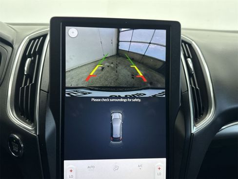 Used 2024 Ford Edge Titanium image 23