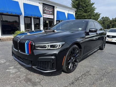 Used 2022 BMW 740i xDrive w/ M Sport Package AWD/4WD image 1