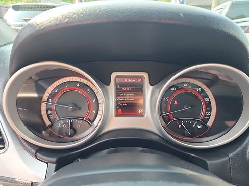 Used 2020 Dodge Journey SE FWD image 19