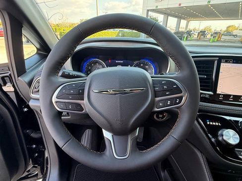 New 2026 Chrysler Pacifica Pinnacle image 22