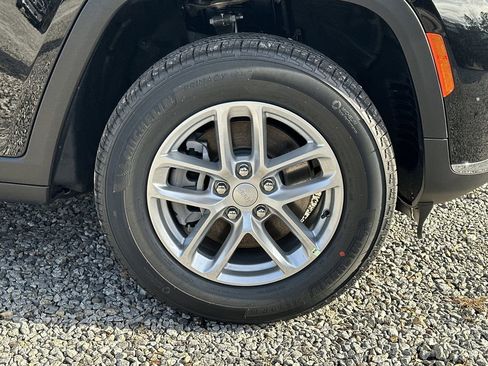 New 2025 Jeep Grand Cherokee L Laredo w/ Luxury Tech Group I image 12