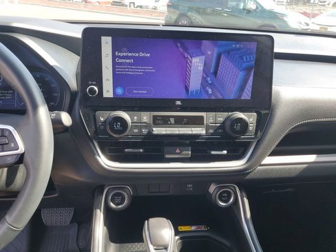 Used 2024 Toyota Grand Highlander AWD image 13