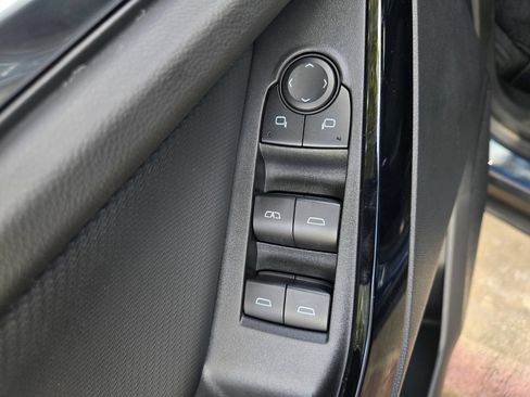 Used 2025 Chevrolet Equinox LT w/ Midnight Edition FWD image 30