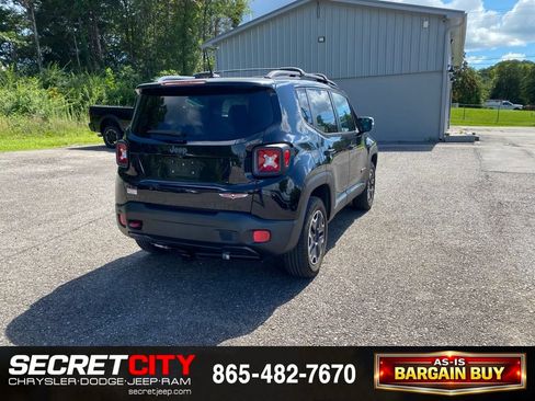Used 2015 Jeep Renegade Trailhawk AWD/4WD image 5