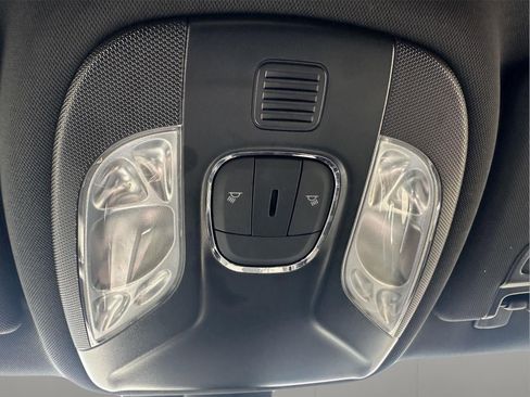 Used 2025 Jeep Compass Trailhawk image 33