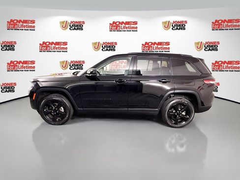 Used 2023 Jeep Grand Cherokee Altitude AWD/4WD image 15