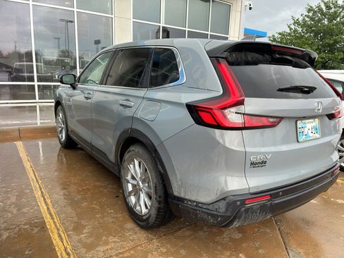 Used 2025 Honda CR-V EX-L image 3