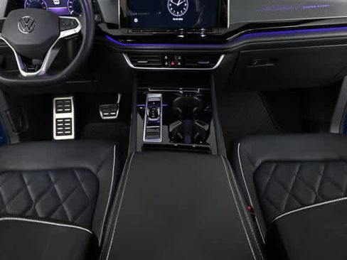 Used 2024 Volkswagen Atlas Cross Sport SEL Premium R-Line image 20