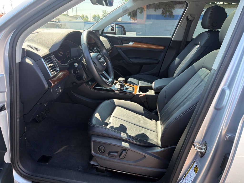 Used 2023 Audi Q5 2.0T Premium Plus w/ Premium Plus Package AWD/4WD image 17
