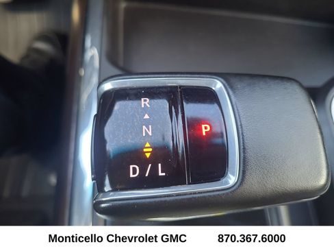 Used 2025 GMC Sierra 1500 SLT AWD/4WD image 18
