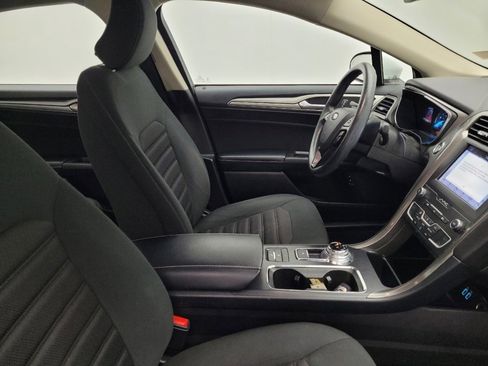 Used 2019 Ford Fusion SE image 21
