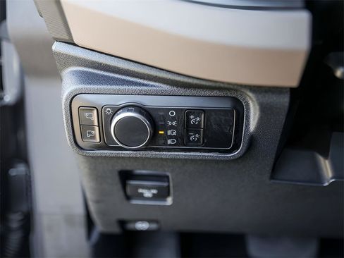 Used 2024 Ford Bronco Wildtrak image 15