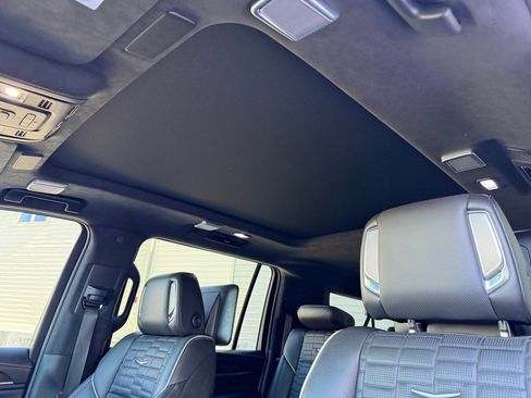 Used 2023 Cadillac Escalade ESV Sport Platinum w/ LPO, ONYX Package AWD/4WD image 13