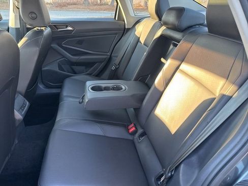 Used 2020 Volkswagen Jetta SE w/ SE Cold Weather Package image 22