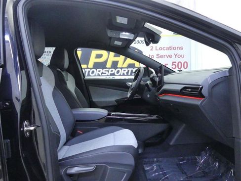 Used 2023 Volkswagen ID.4 Pro image 8