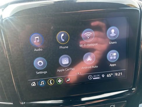 Used 2023 Chevrolet Traverse LT image 14