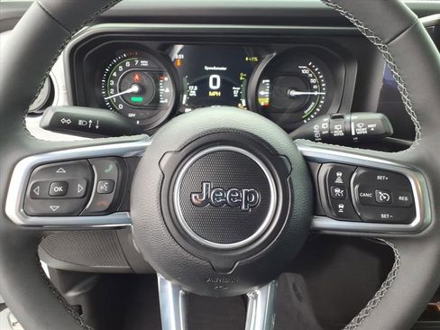 Certified 2025 Jeep Wrangler Unlimited Sahara image 5